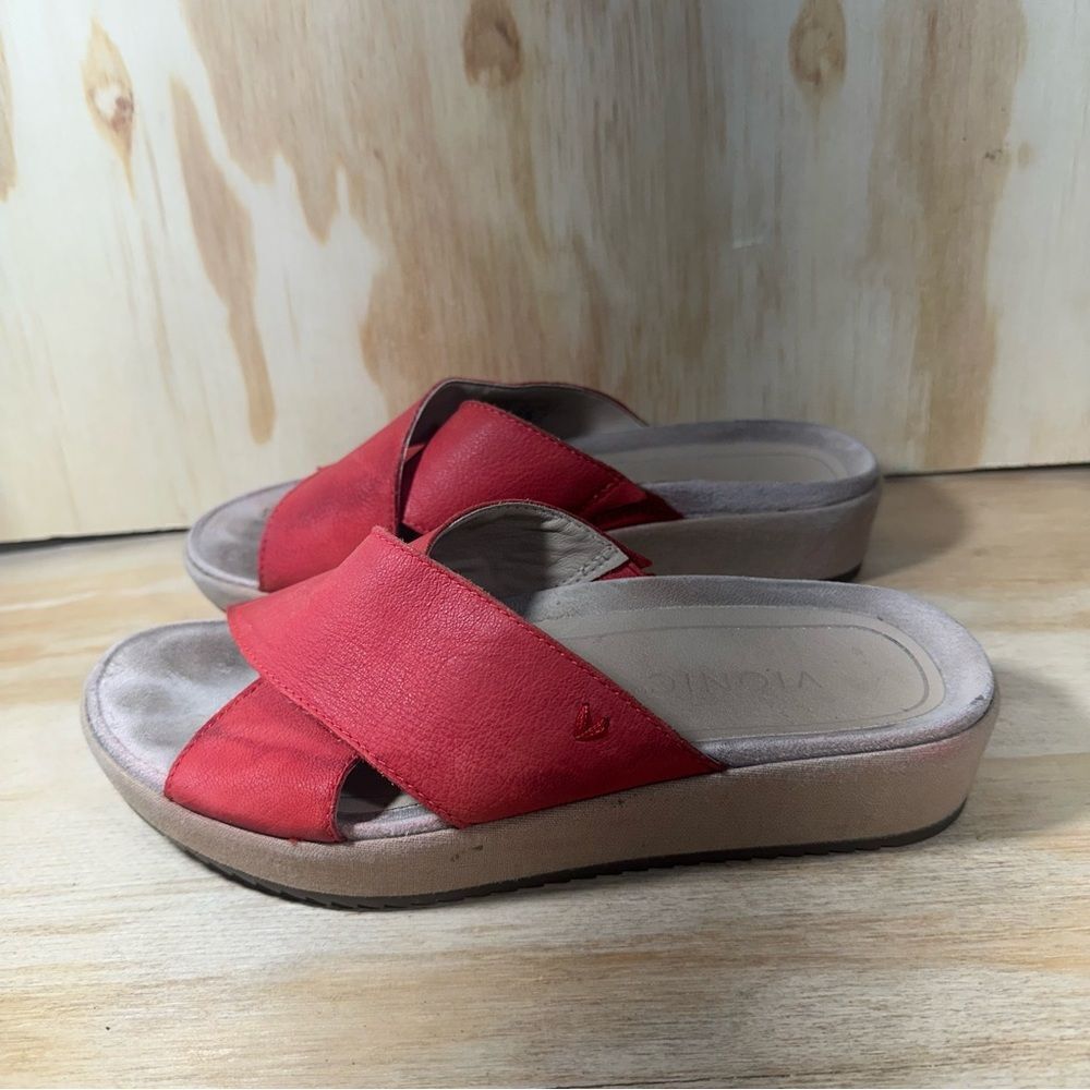 Vionic Hayden Red Sandals Women’s Size 6.5